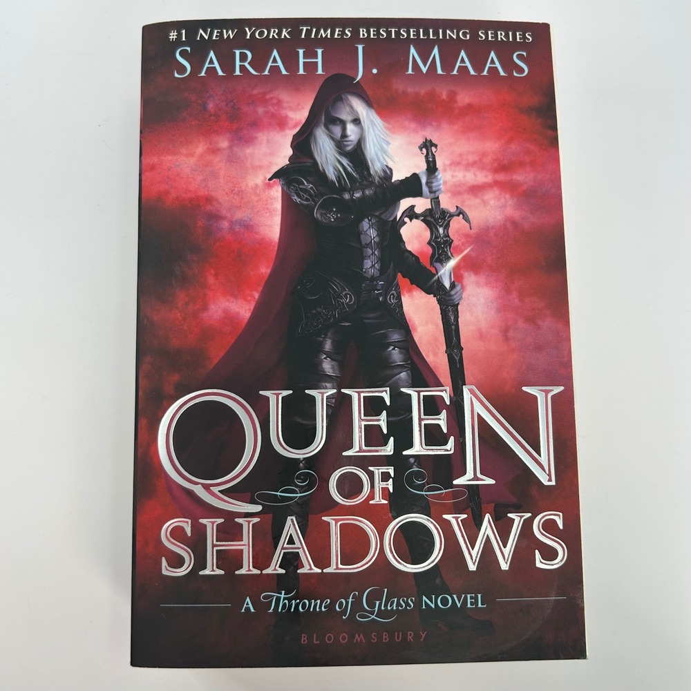Queen of Shadows Paperback by Sarah J. Maas Throne of Glass